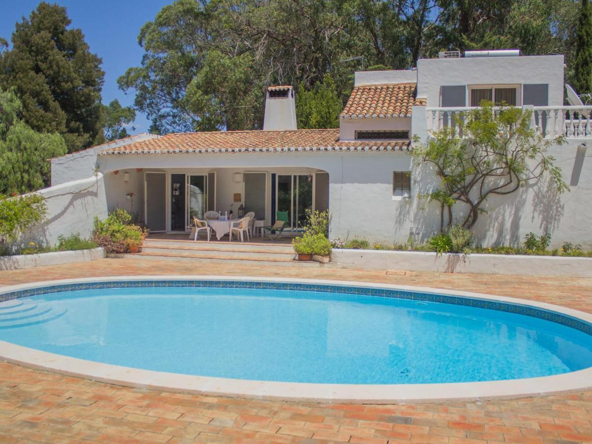 Roofed Villa In Albufeira With Private Swimming Pool ออยุส ดิ อากวา ภายนอก รูปภาพ
