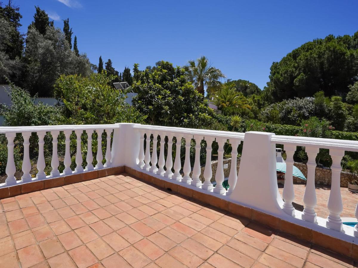 Roofed Villa In Albufeira With Private Swimming Pool ออยุส ดิ อากวา ภายนอก รูปภาพ