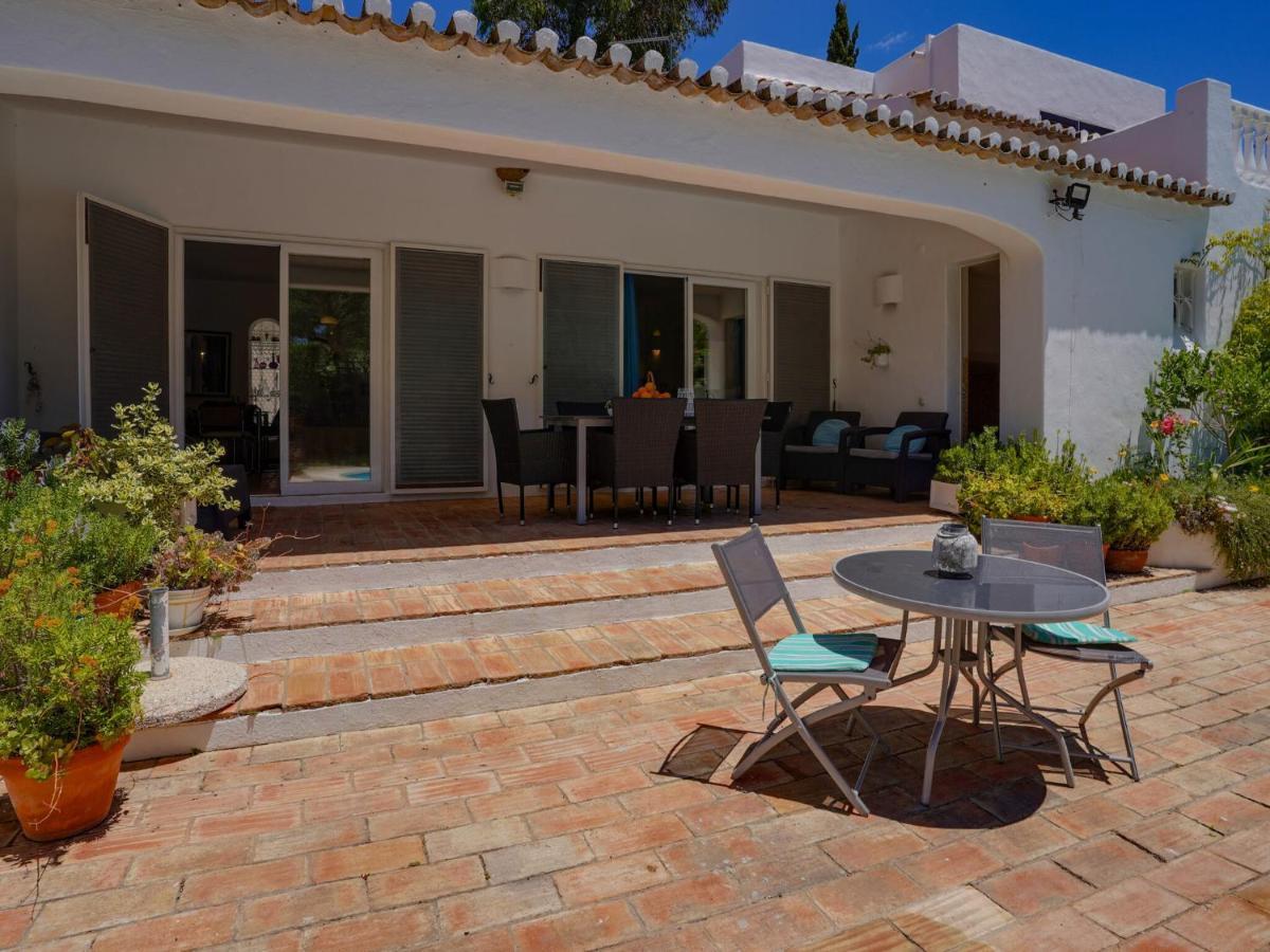 Roofed Villa In Albufeira With Private Swimming Pool ออยุส ดิ อากวา ห้อง รูปภาพ