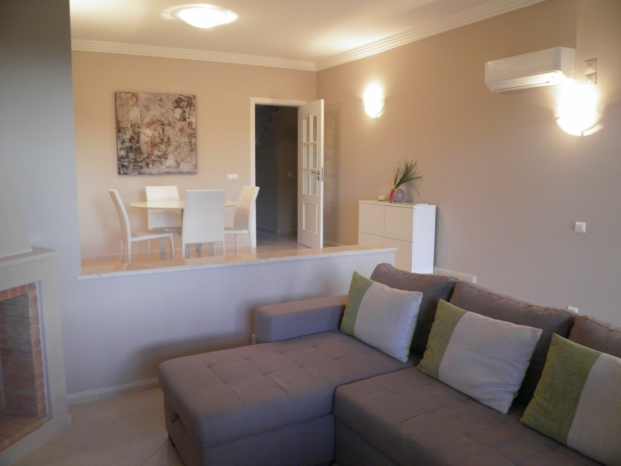 Roofed Villa In Albufeira With Private Swimming Pool ออยุส ดิ อากวา ภายนอก รูปภาพ
