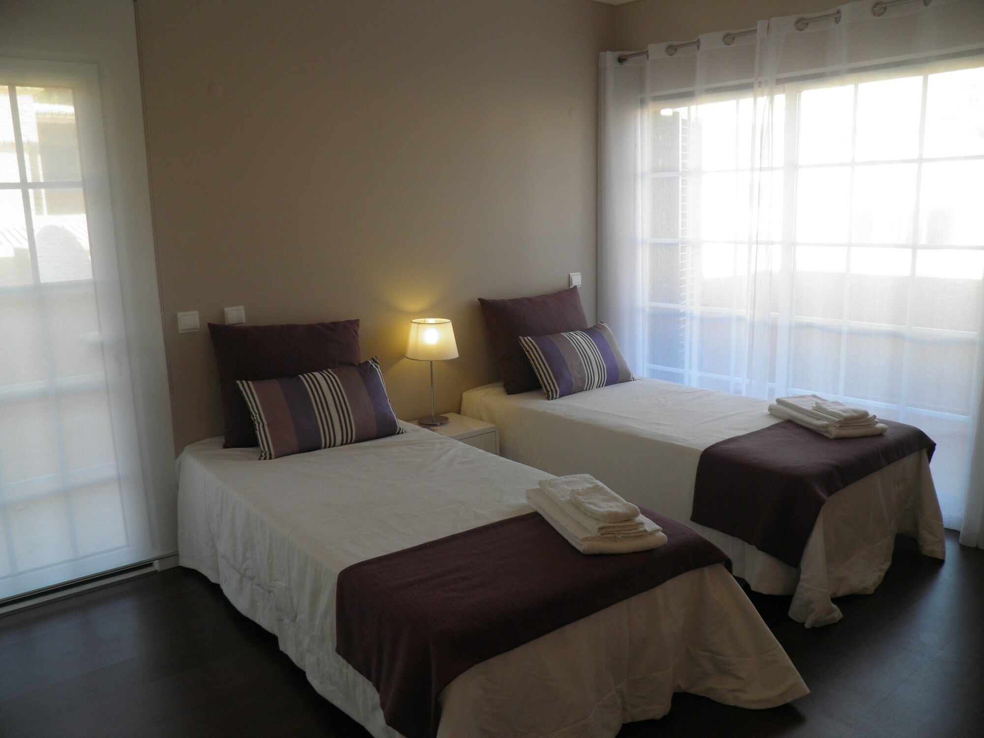 Roofed Villa In Albufeira With Private Swimming Pool ออยุส ดิ อากวา ภายนอก รูปภาพ